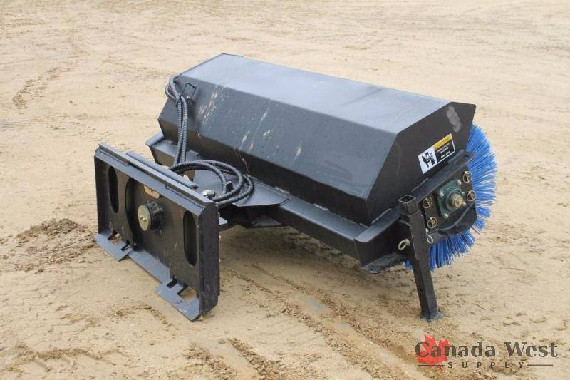 lot 13 image: NEW 72 INCH SKID STEER SWEEPER BROOM