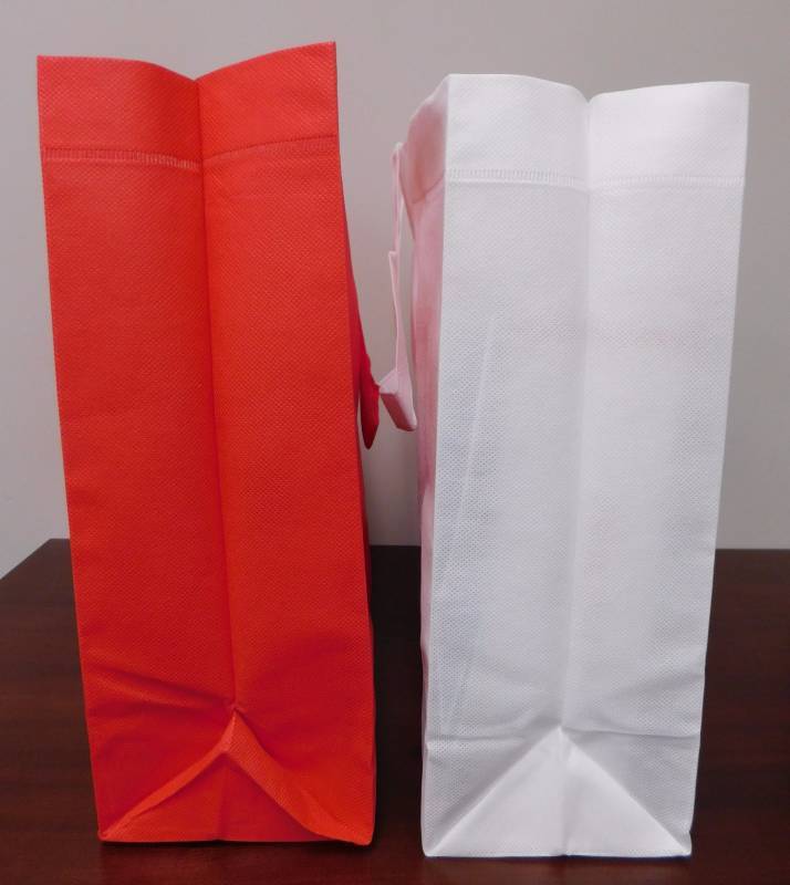 Red & White Reusable Value Totes - 20 x 16 x 6