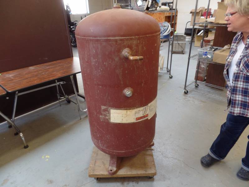 lot 216 image: Air Compressor Tank
