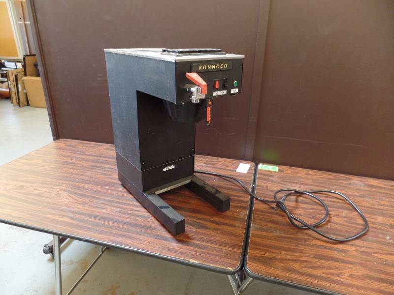 lot 221 image: Commercial Coffee Maker