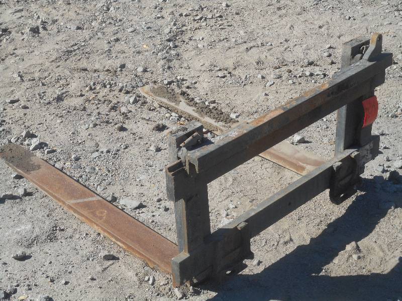 lot 5 image: Set Of Adjustable 42 Pallet Forks,...