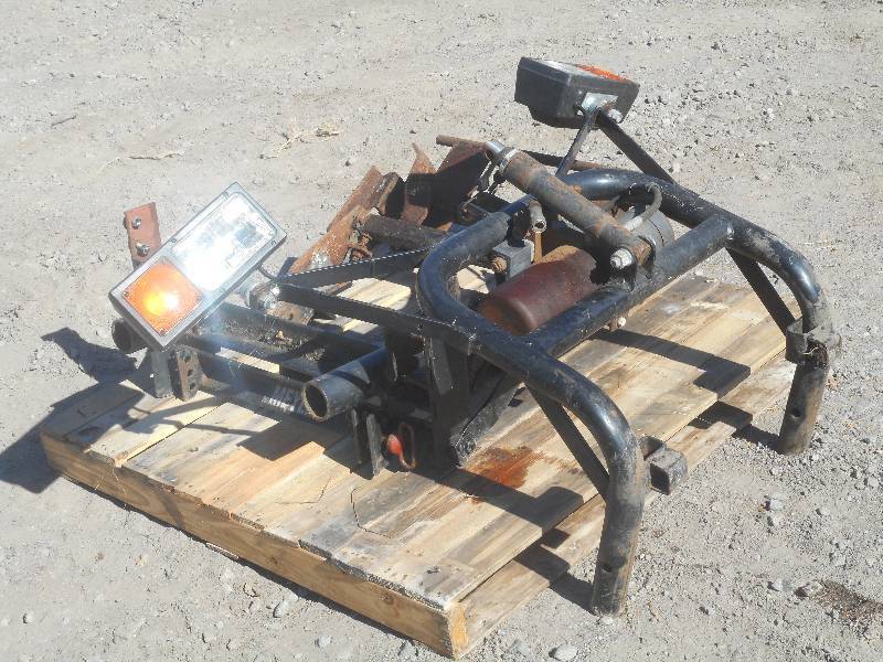 lot 8 image: Pallet Lot Of Snow Plow Light Set W...