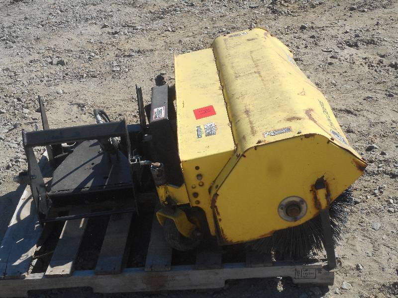 John Deere "51" QuickHitch Broom/S... LE October Consignments 2 KBID