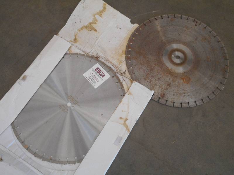 lot 34 image: (2) 24 Commercial Diamond Tooth Sa...