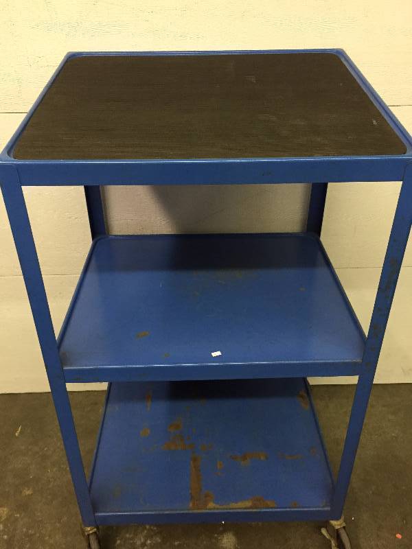 ROLLING PODIUM 24 X 28 X 45 TALL