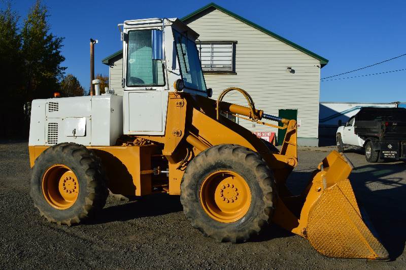 lot 1 image: 1979 International Harvester Front End Loader