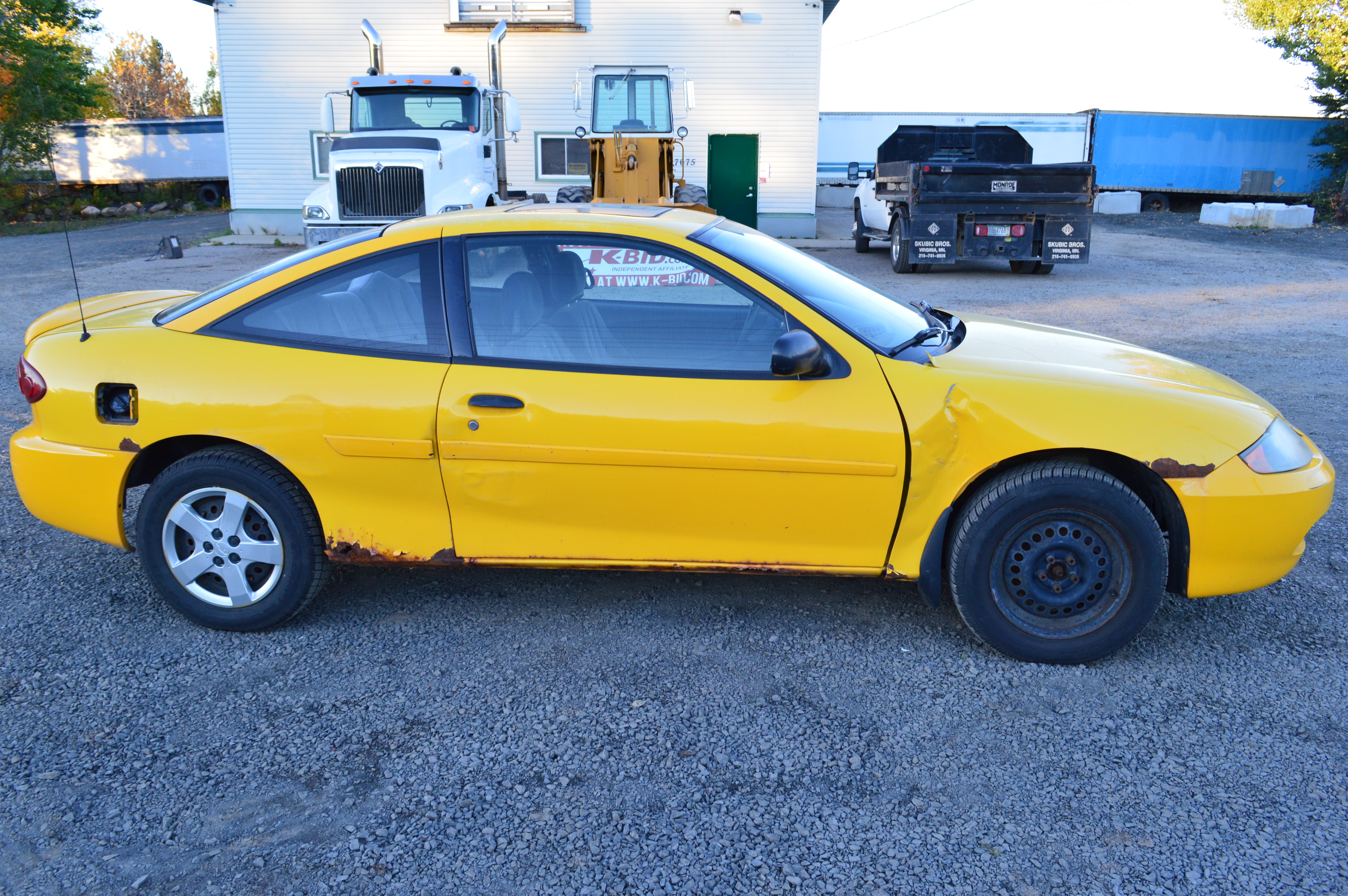 lot 4 image: 2003 Chevrolet Cavalier LS
