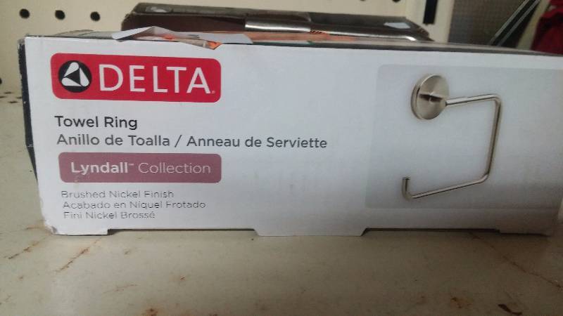 Delta Towel Ring