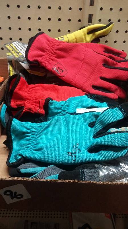 8 Pairs of work gloves