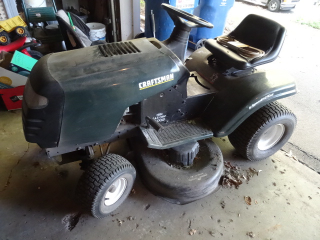 Craftsman lawn tractor.
