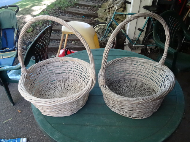 2 wicker baskets