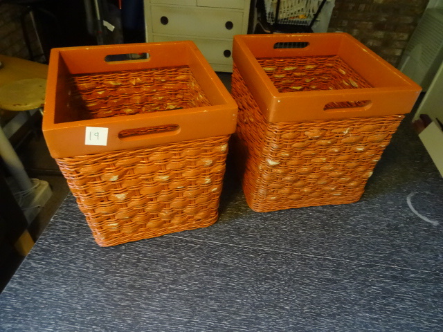 2 wicker storage baskets