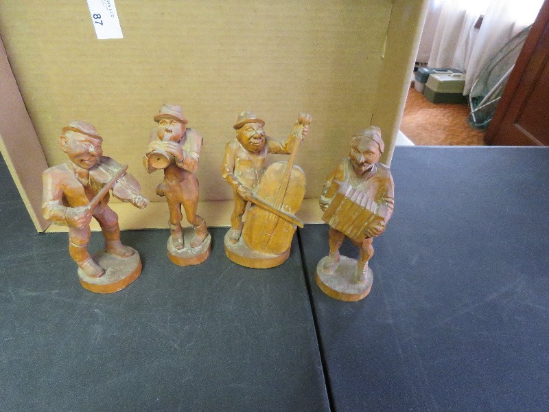 Wood Carved Figurines