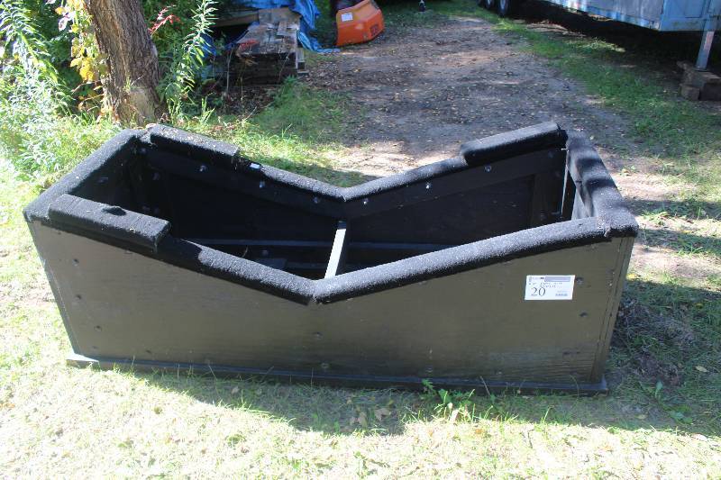 lot 20 image: Boat Display Stand