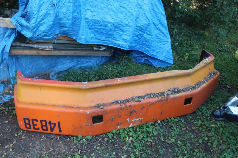 lot 17 image: Semi-Truck Bumper