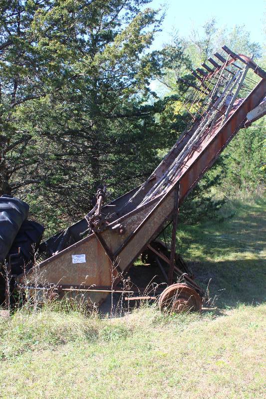 lot 22 image: Mechanically driven harvesting equipment