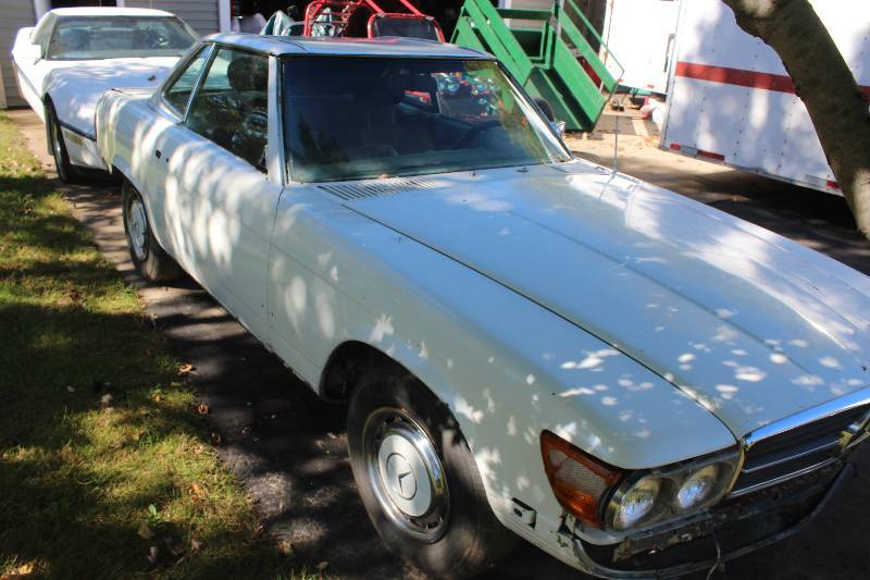 lot 2 image: 1973 Mercedes Benz 450 SLC
