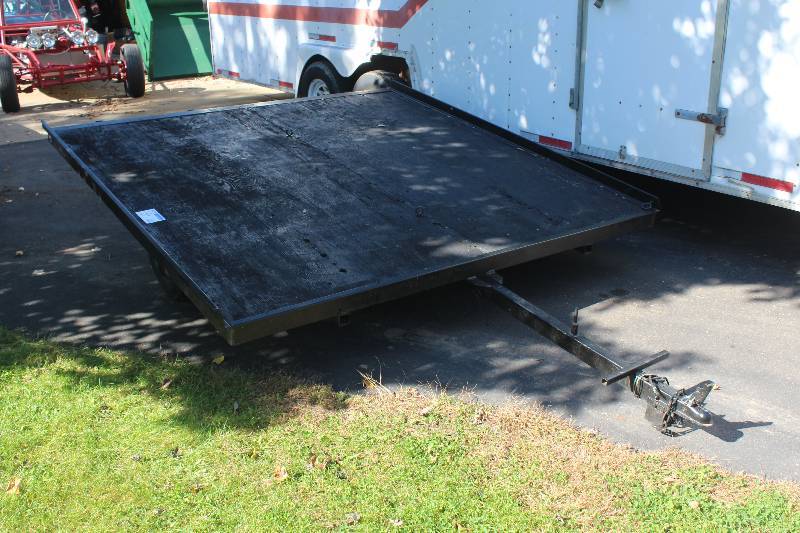 lot 27 image: 2-Wheel 1-Axle Flatbed Wood Bed Trailer