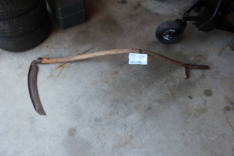 lot 46 image: Sickel