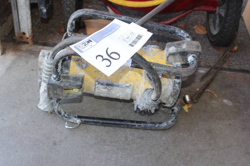 lot 36 image: Oztec Concrete Vibrator