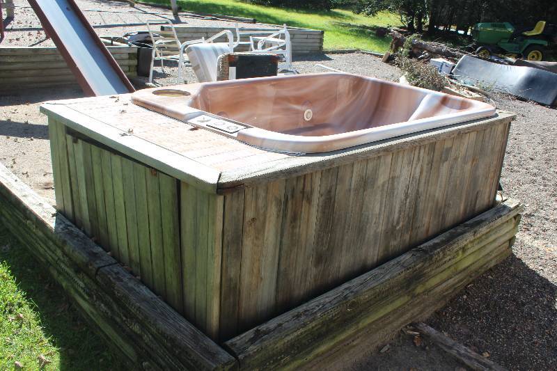 lot 62 image: Hot Tub