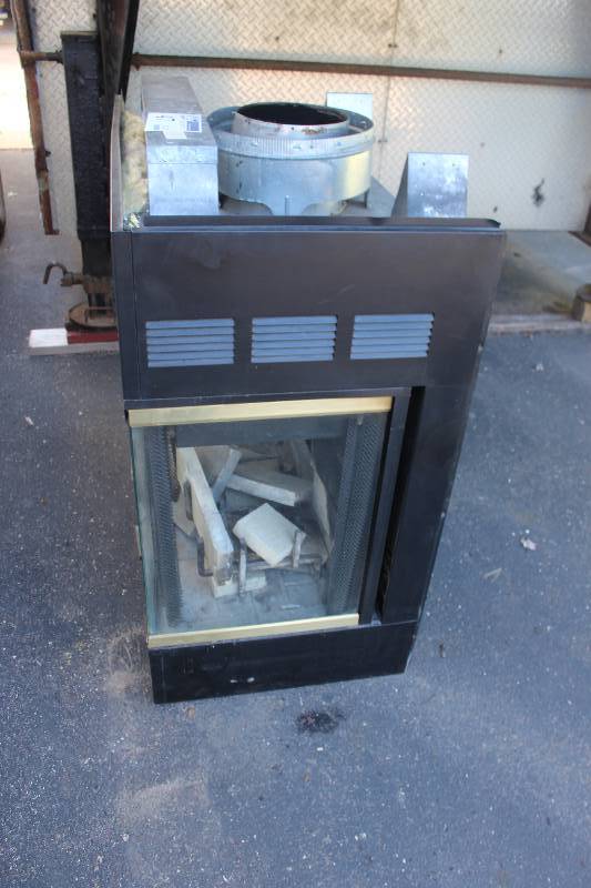 lot 47 image: Electric Fireplace Kit