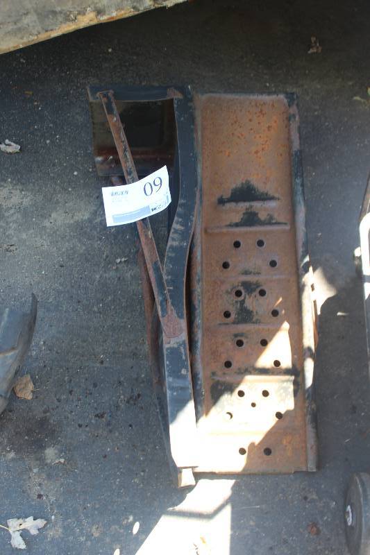 lot 60 image: Lot of (2) Car Ramps