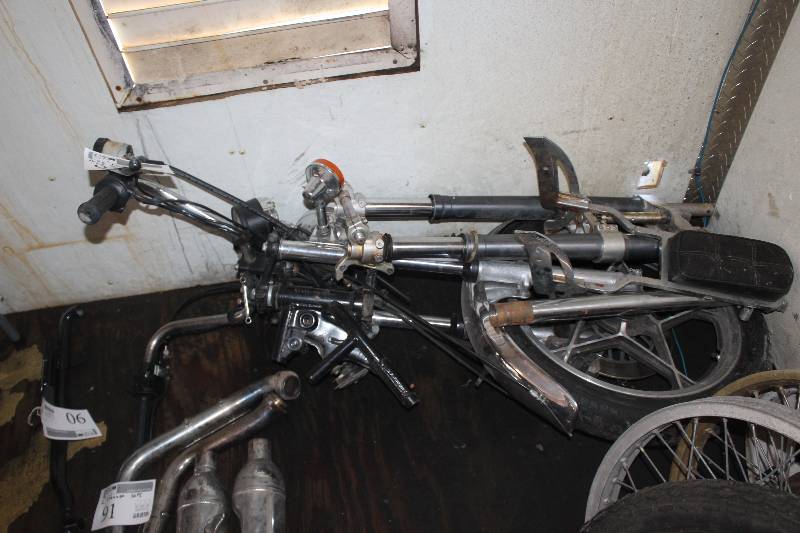 lot 92 image: Motorcycle Front End & Seat Rest