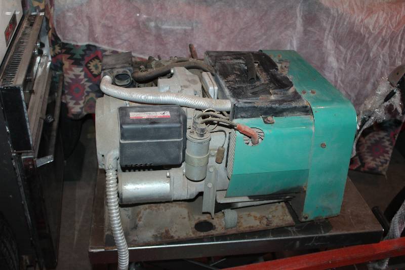 lot 120 image: Onan Emerald I GenSet Gasoline Recreational Vehicle Use Generator