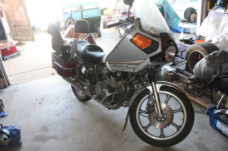 lot 3 image: Kawasaki  Motorcycle w Windjammer Fairing, Saddle Bags, Seat Rest
