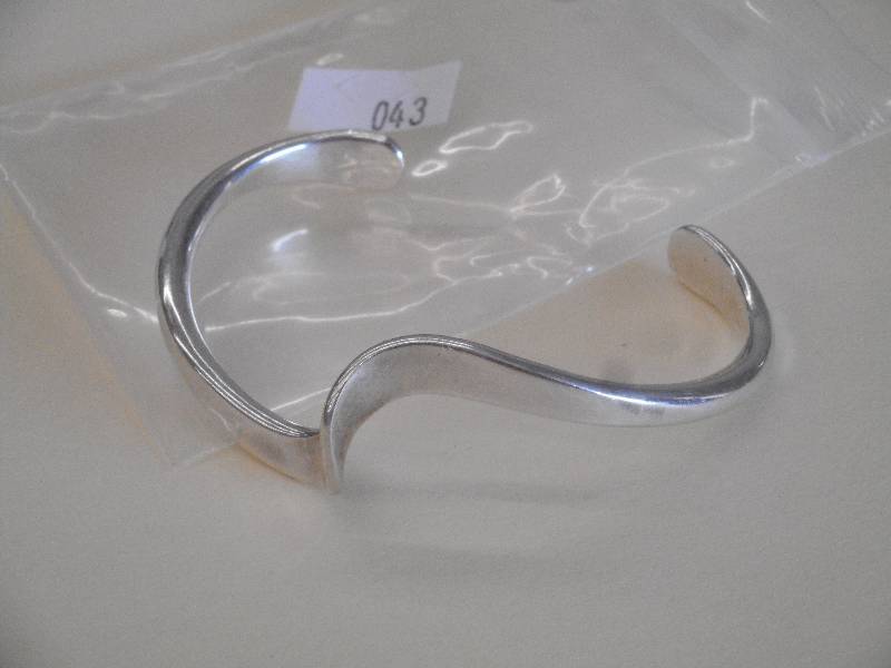 lot 43 image: Sterling Silver Bracelet - 2 58...