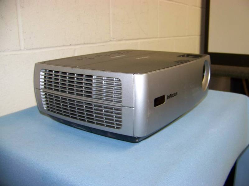 lot 15 image: InFocus, IN24EP, DLP Projector