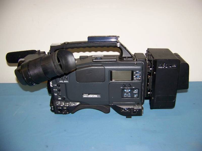 lot 55 image: Ikegami, HL-DV7AW, DVCAM  Digital Camcorder