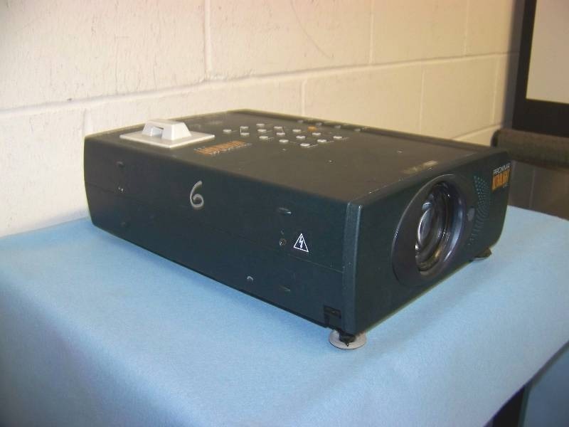 lot 21 image: Proxima, UltraLight, LS2, LCD Projector