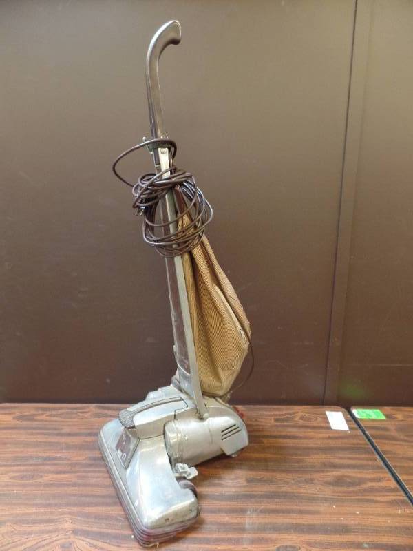 Kirby Classic Vacuum Cleaner | October Consignments 1 | K-BID