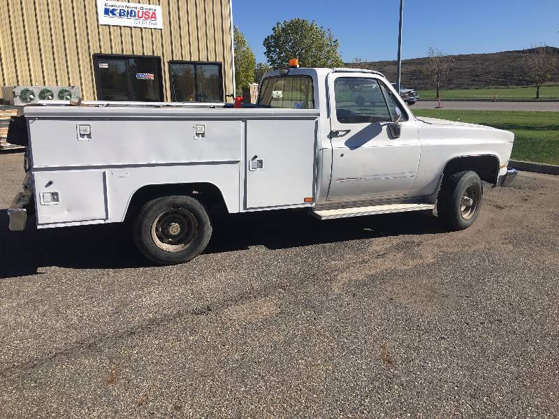 1984 CHEVROLET SERVICE TRUCK