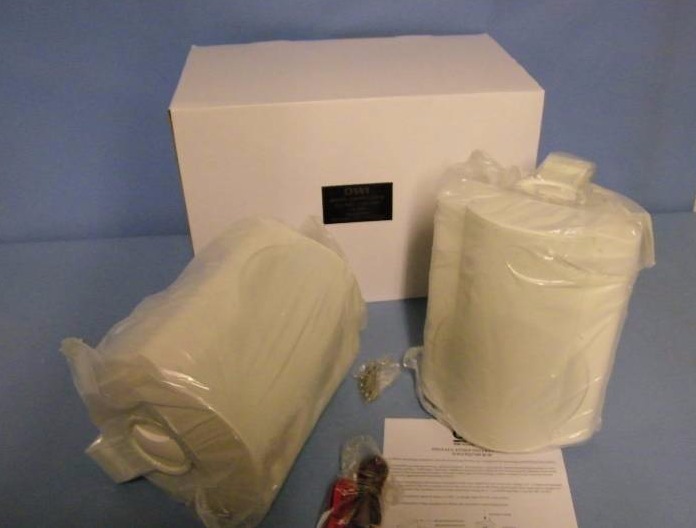 lot 14 image: Pair of New (in the box) Indoor  Outdoor Commercial-Grade Audio Speakers with Mounting Brackets