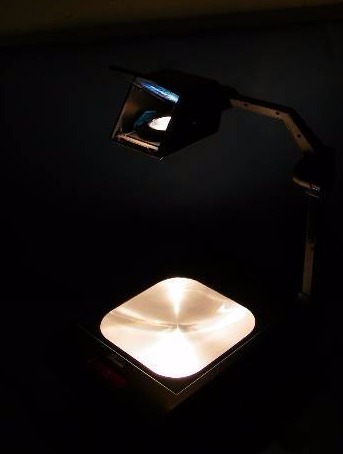 lot 23 image: 3M Portable  Folding Overhead Projector - Very Good Operational Condition