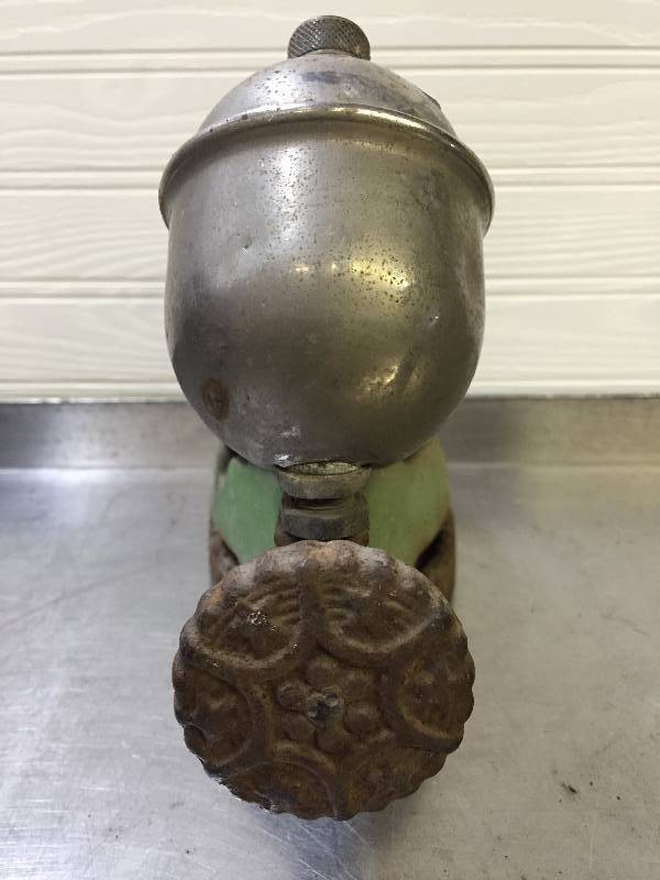 lot 4 image: VINTAGE IRON
