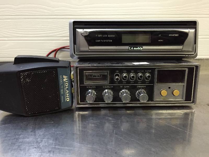 lot 5 image: LA MOBILE CAR STEREO AND MIDLAND CB RADIO