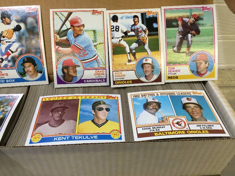 lot 13 image: VINTAGE TOPPS BASEBALL CARDS FULL BOX
