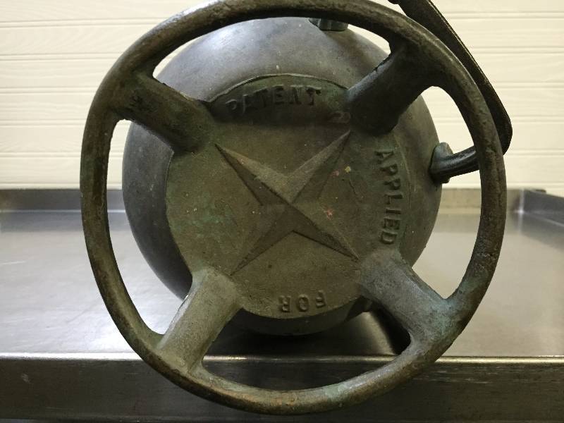lot 14 image: VINTAGE BELMOUNT FIRE EXTINGUISHER