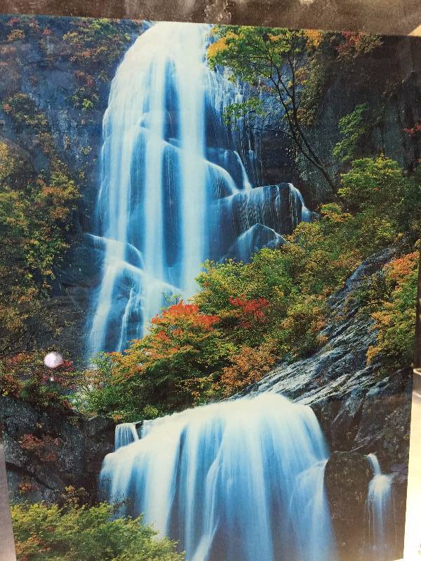 lot 23 image: LIGHTED WATERFALL HOME DECOR