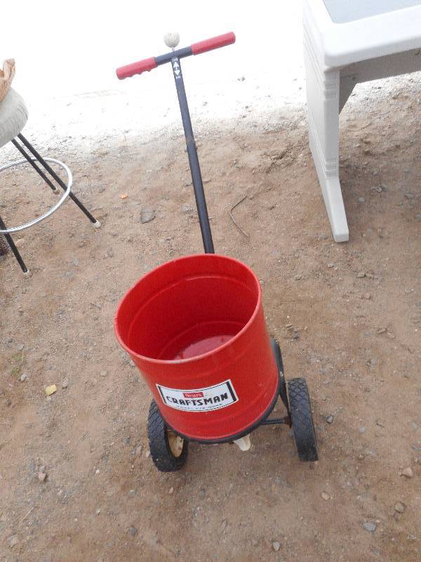 CRAFTSMAN FERTALIZER SPREADER