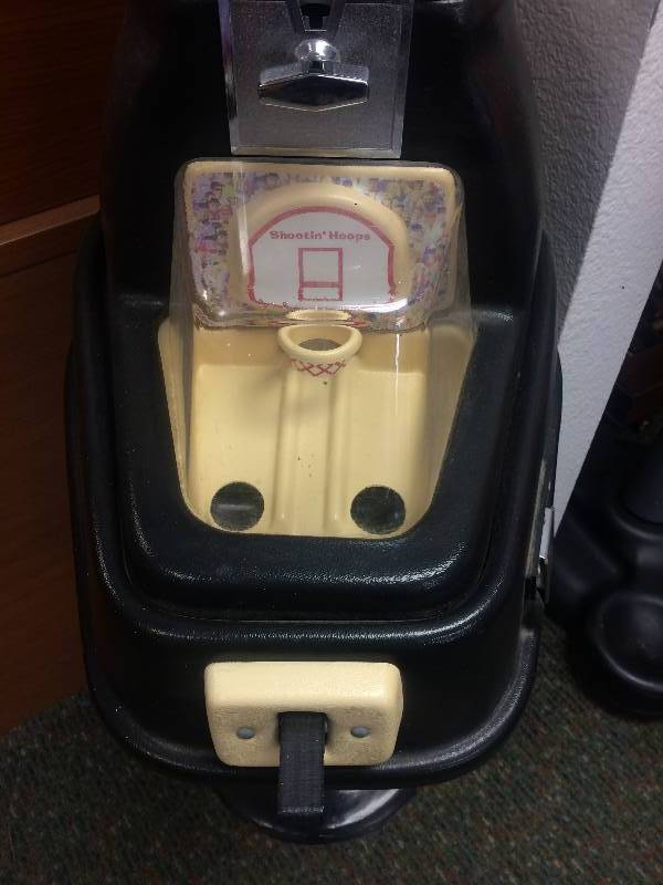 lot 2 image: Beaver Shootin Hoops Gumball Machine