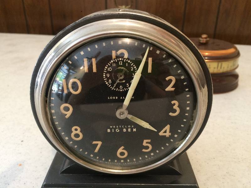 lot 35 image: Clocks