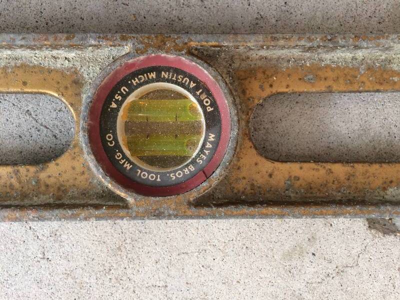 lot 51 image: Level and Square