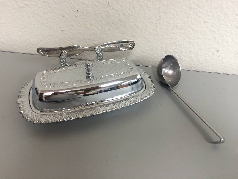 lot 55 image: SaltPepper Shakers, Recipe Boxes and Silver
