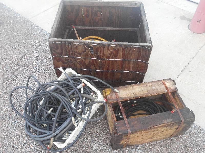 lot 5 image: Wooden Crate Full Of Assorted Hydra...