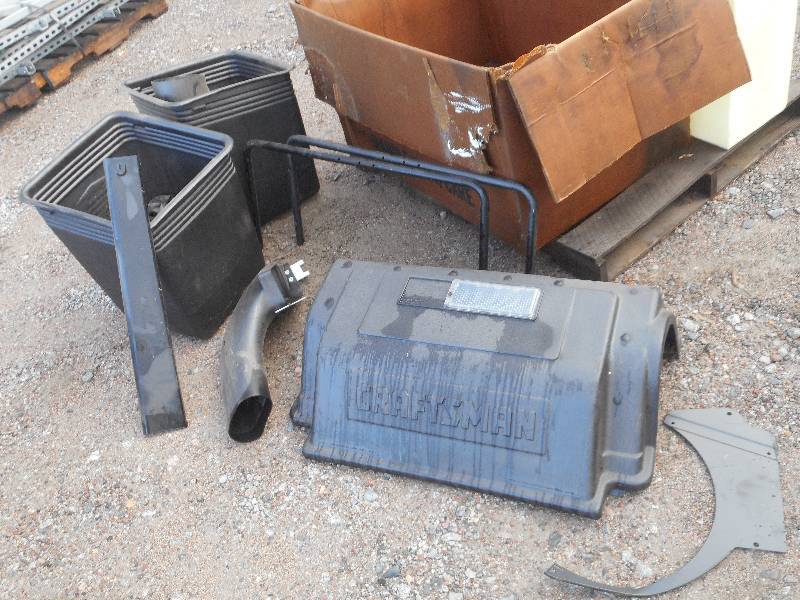 lot 12 image: Craftsman Grass Bagger System For A...